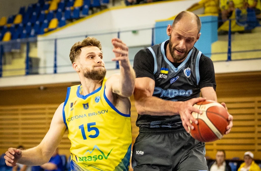 Дніпро зазнав поразки у першому матчі від Корони Брашов