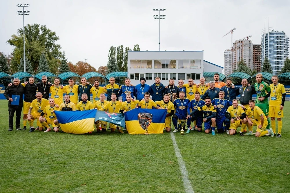 Ветерани проти військових: Київський матч до Дня захисників