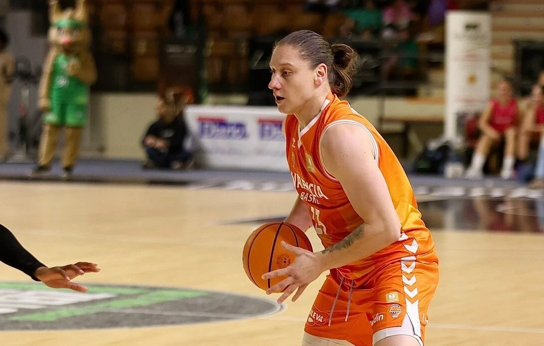 Валенсія – Араскі 77:56 у чемпіонаті Іспанії: як зіграла Ягупова і що показала Діке в NCAA?