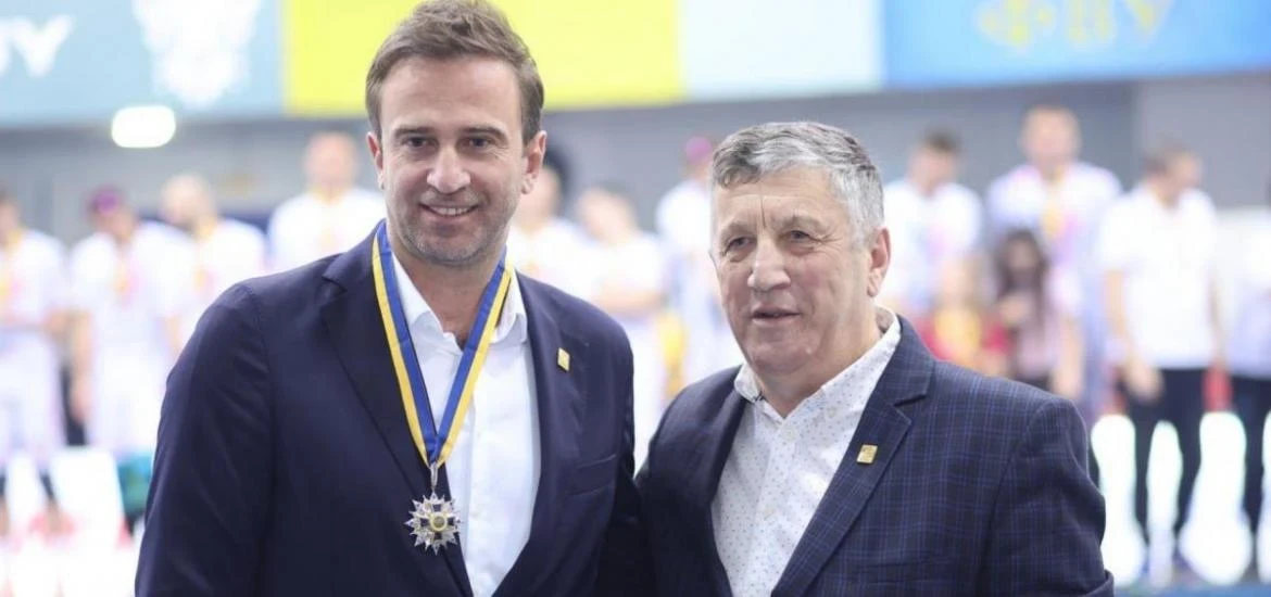 Чому на Суперкубку України президент ЄКВ отримав орден ФВУ?