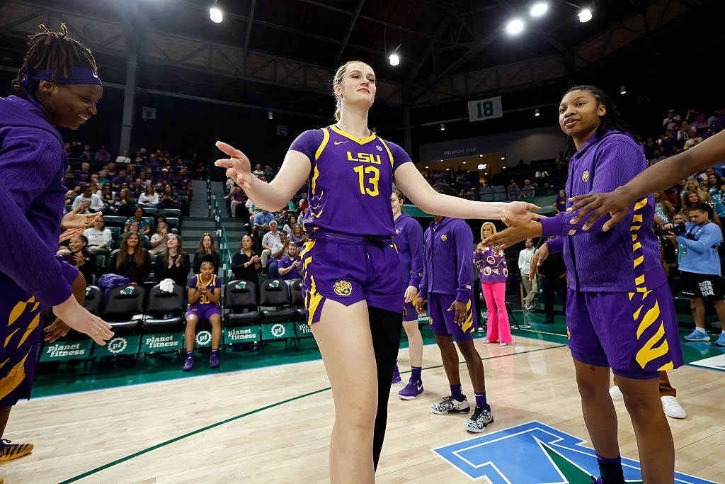 Дабл-дабл від Коваль і влучність Діке: що дала українкам ніч у NCAA?