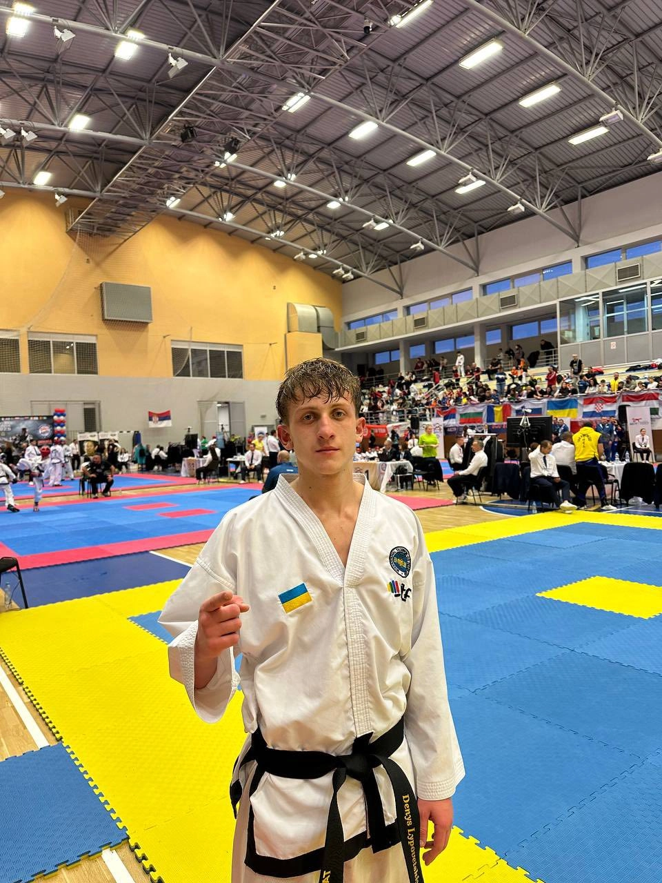 Спортсмен на турнірі Balkan Open Cup 2025 у Сербії, представляючи Україну в таеквон-до.