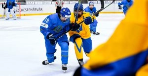 Молодіжна збірна України U20 проти Казахстану на чемпіонаті світу з хокею. Емоції та боротьба на льоду.