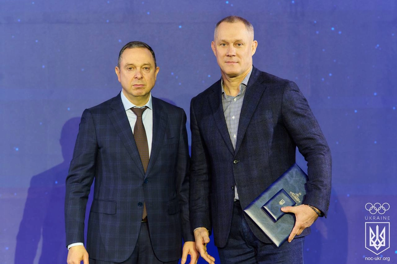 Делегація Федерації дзюдо України на XLII Генеральній асамблеї НОК, відзначаючи 35-річчя організації.