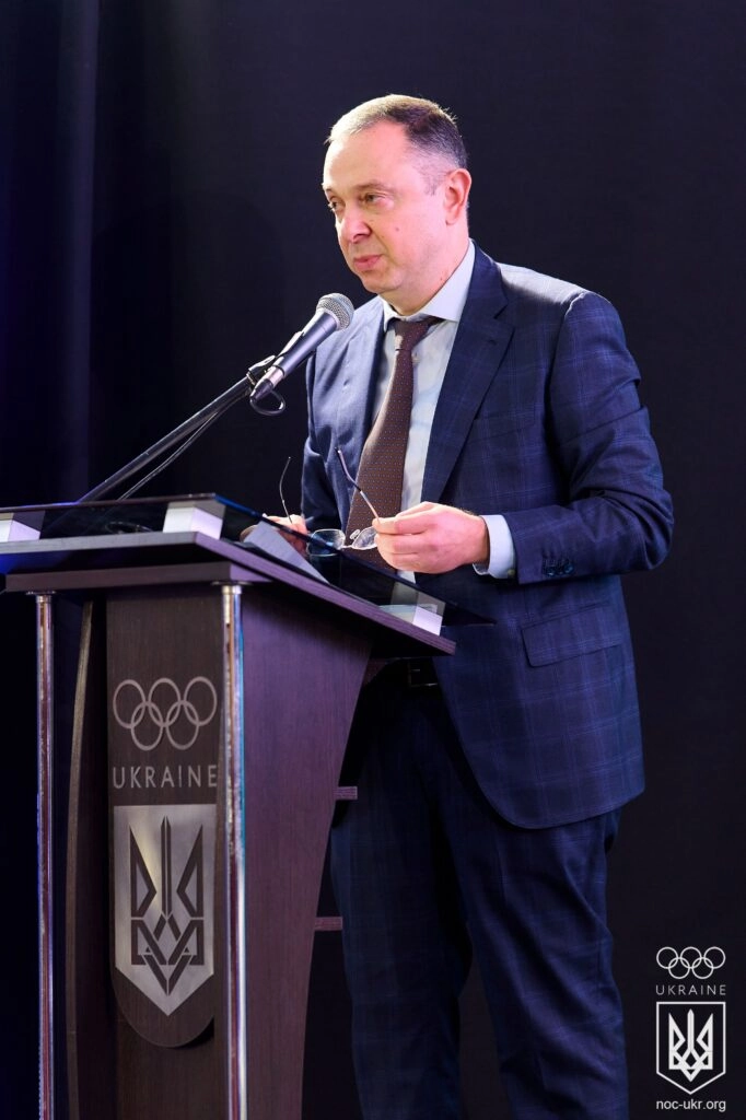 Вадим Гутцайт на Генеральній асамблеї НОК України, присвяченій 35-річчю організації. Нагородження видатних діячів спорту.