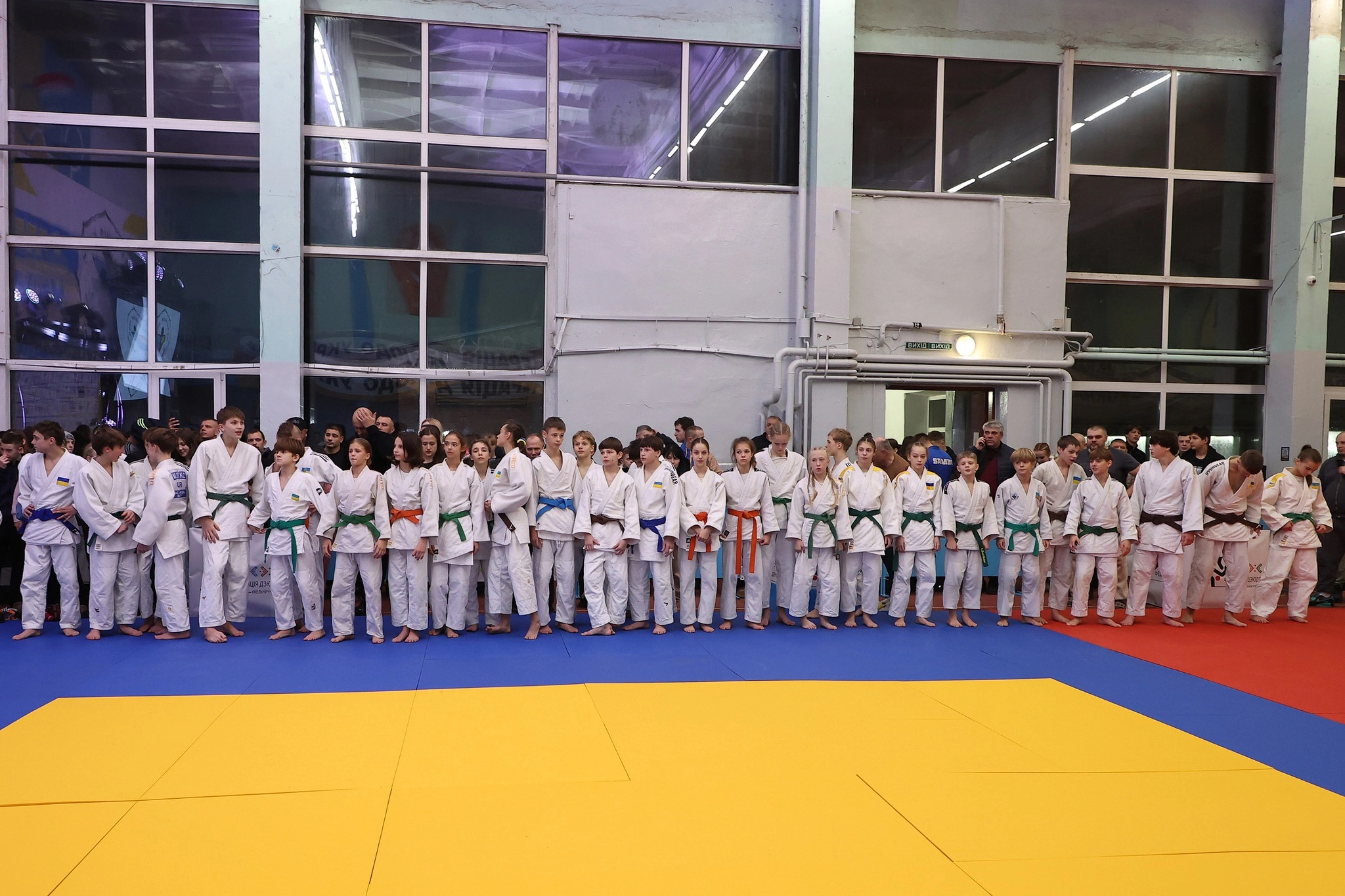 Чемпіонат України з дзюдо серед юнаків до 15 років у Хмельницькому: 646 спортсменів, урочиста церемонія, змагання на татамі.
