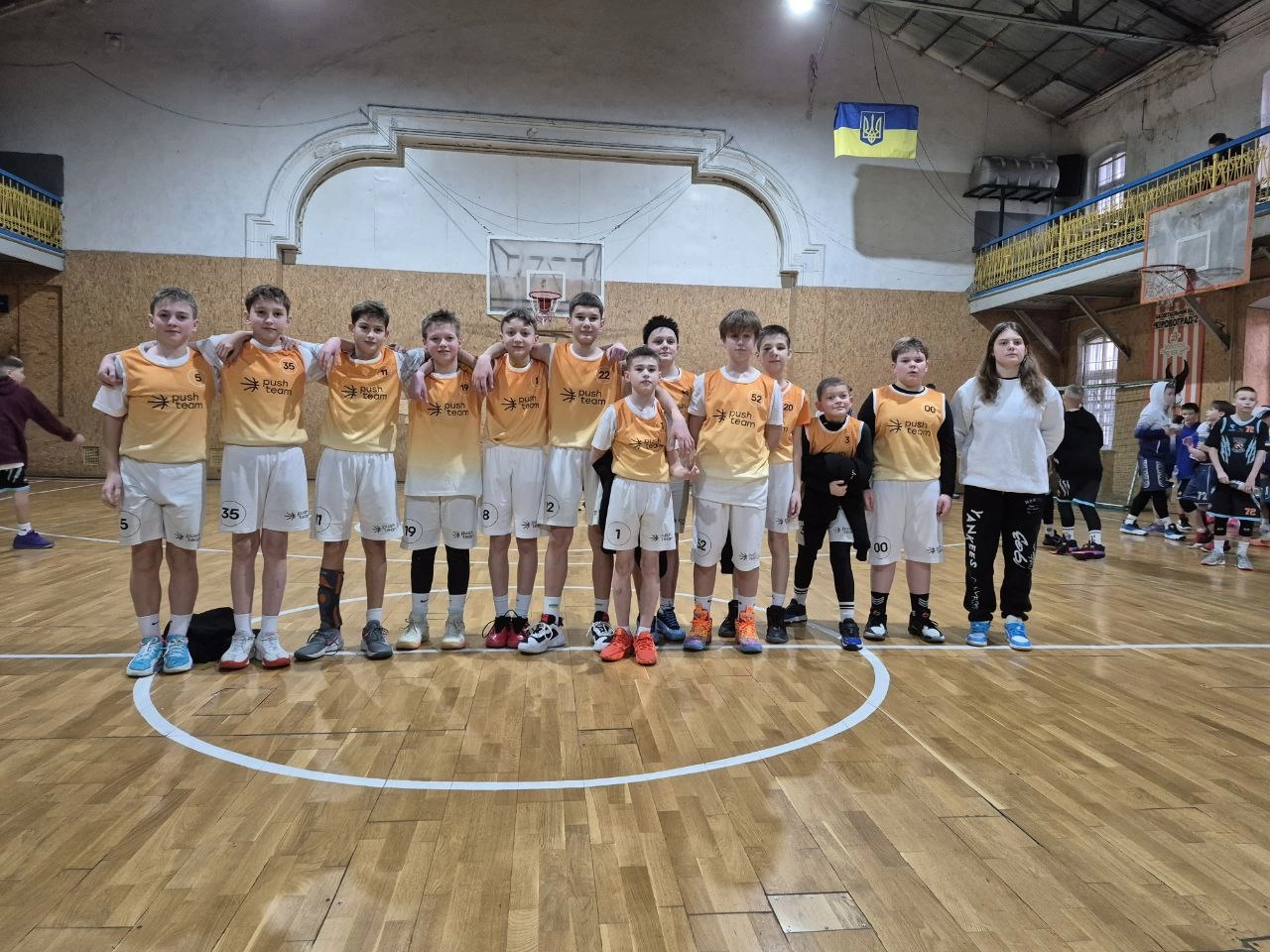 Команда юнаків з КДЮСШ №4-Push Team на чемпіонаті ВЮБЛ у Кропивницькому, 2014 рік.