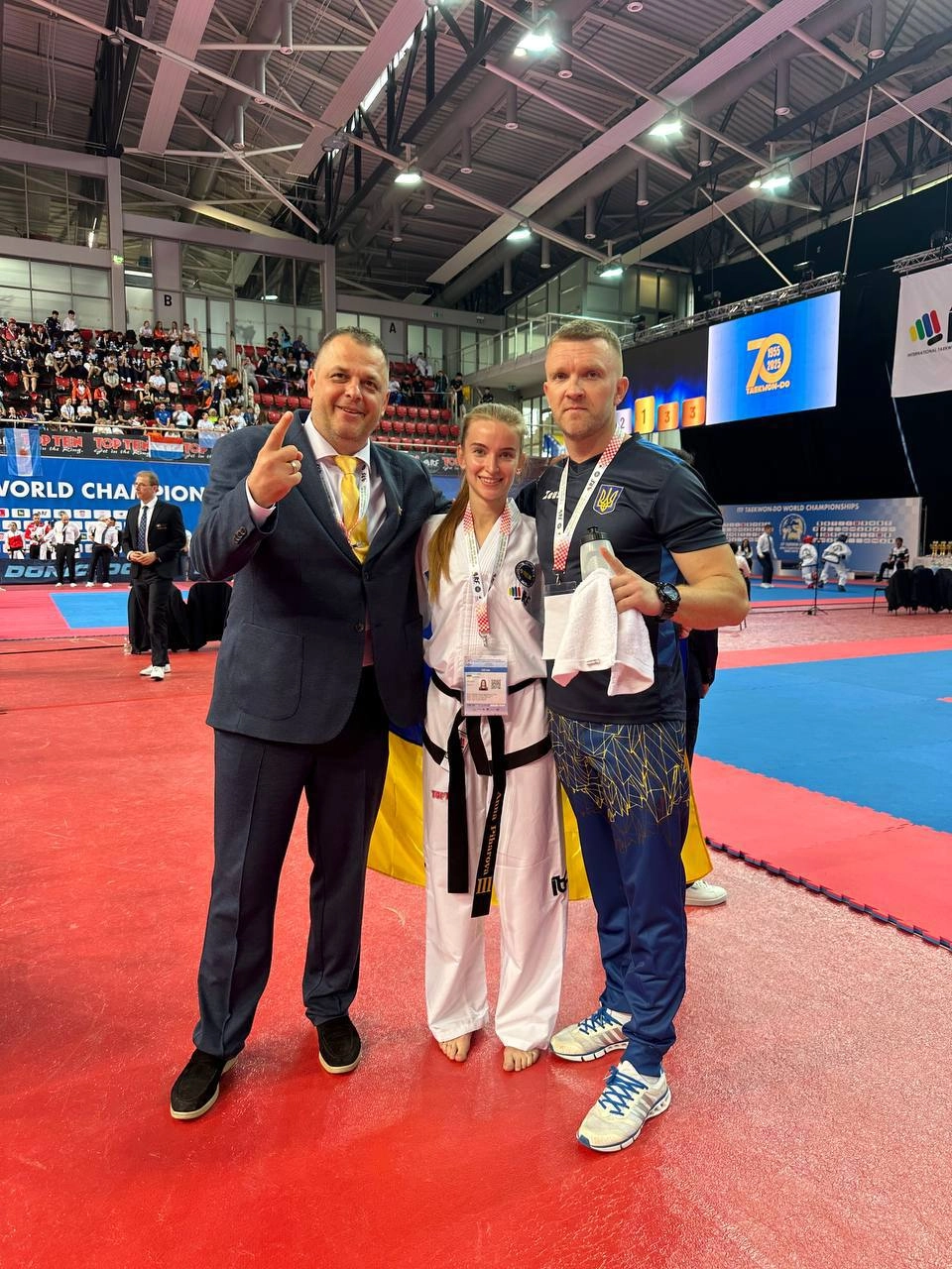 Тренер та чемпіонка Дарина Королович на XXIII Чемпіонаті світу з Таеквон-До у Поречі, Хорватія.