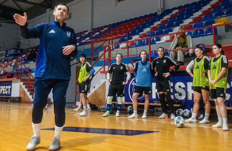 Тренування жіночої збірної України з футзалу перед матчем Ліги націй-2026 у спортивному залі