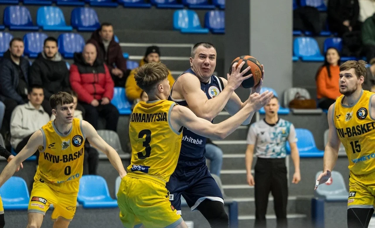 Хто другий у Суперлізі GGBET? Соколи розбираються з Київ-Баскет 78-57