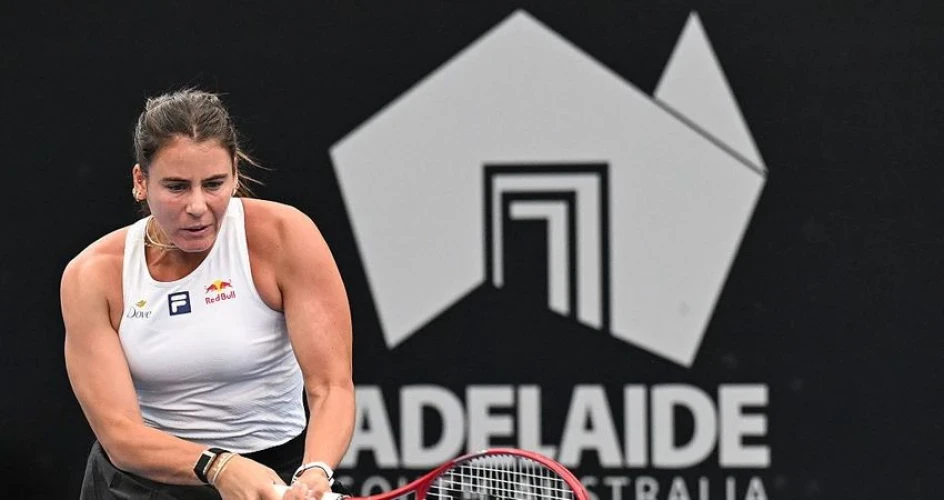 Наварро стартує з перемоги в Adelaide 2026 – Джонс зупинена 6-3, 6-3