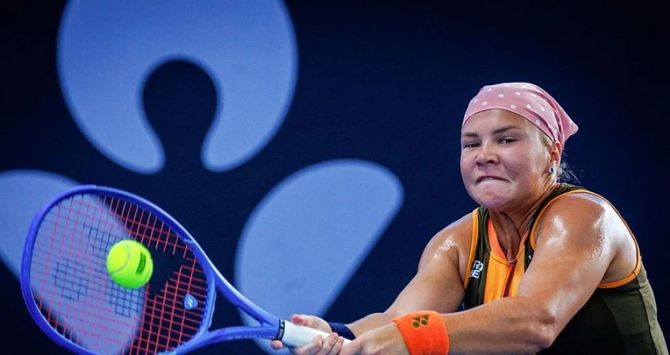 Хто зупинить Діану Шнайдер на Adelaide 2026 після 7-5, 6-3?