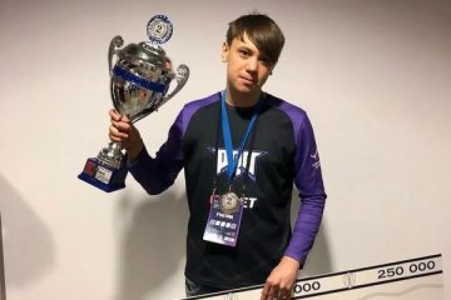 MOUZ NXT шукає таланти: AiyvaN допомагає LMBT – ви у грі?