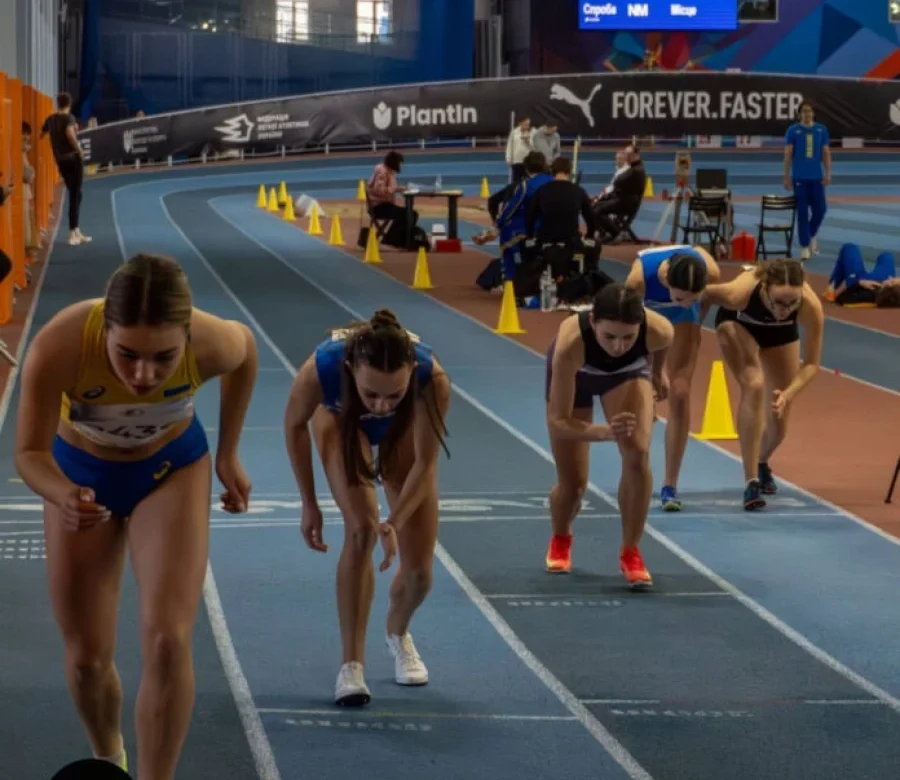 Хто зірвав золото на Чемпіонаті України з легкої атлетики у приміщенні серед юніорів?