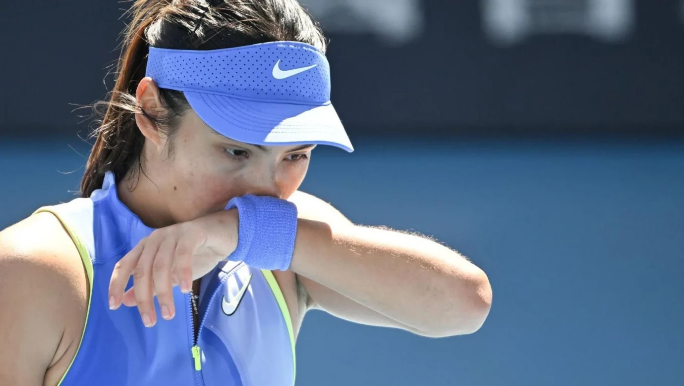 Поразка Емми Радукану на Australian Open 2026: форхенд, «турбулентність» і питання до штабу