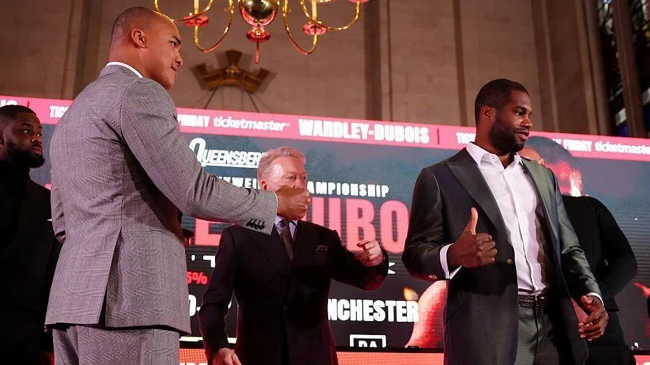 Дюбуа відмовив у fist bump Вардлі – чи вплине це на бій WBO 9 травня?