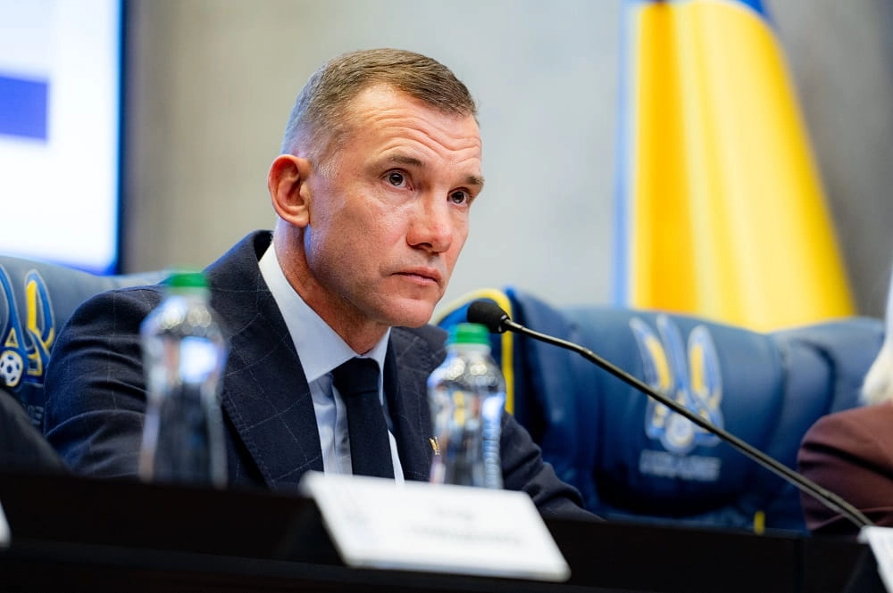 Андрій Шевченко на пресконференції в Будинку футболу, обговорює ключові питання УАФ