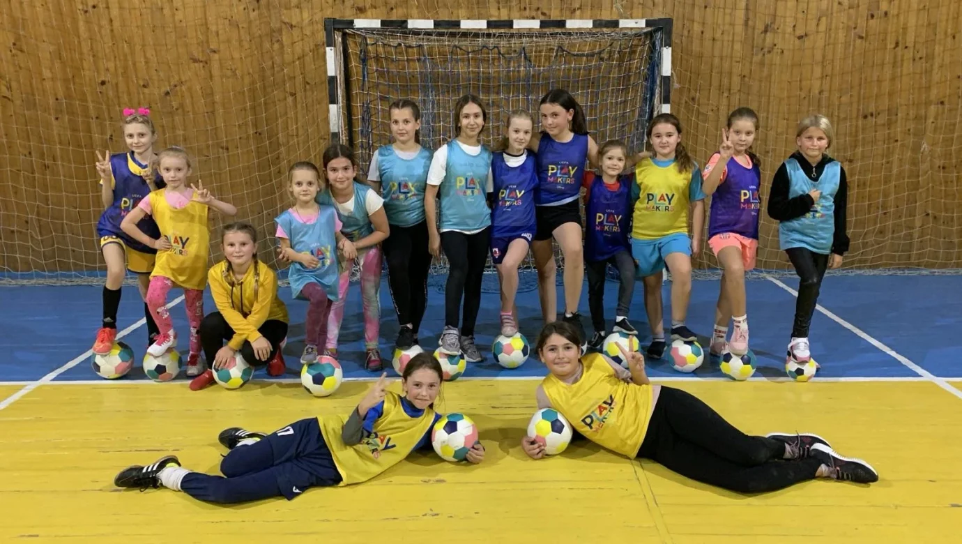 UEFA Playmakers у Великому Кучурові: як «Думками навиворіт-2» допомогли зайти у футбол?