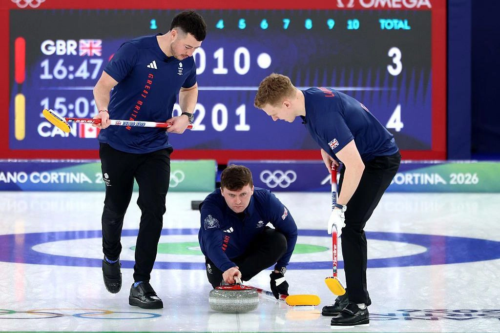 Британська команда з керлінгу під час змагань на Олімпійських іграх у Мілані-Кортіна