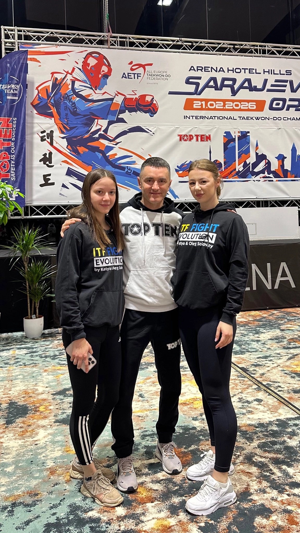 Три учасники турніру Sarajevo Open 2026 на арені Arena Hotel Hills у Сараєво, Боснія та Герцеговина