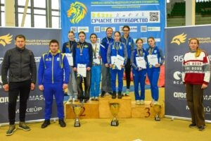 Спортсмени на п'єдесталі з медалями Зимового Чемпіонату України, категорія U19, дівчата та хлопці
