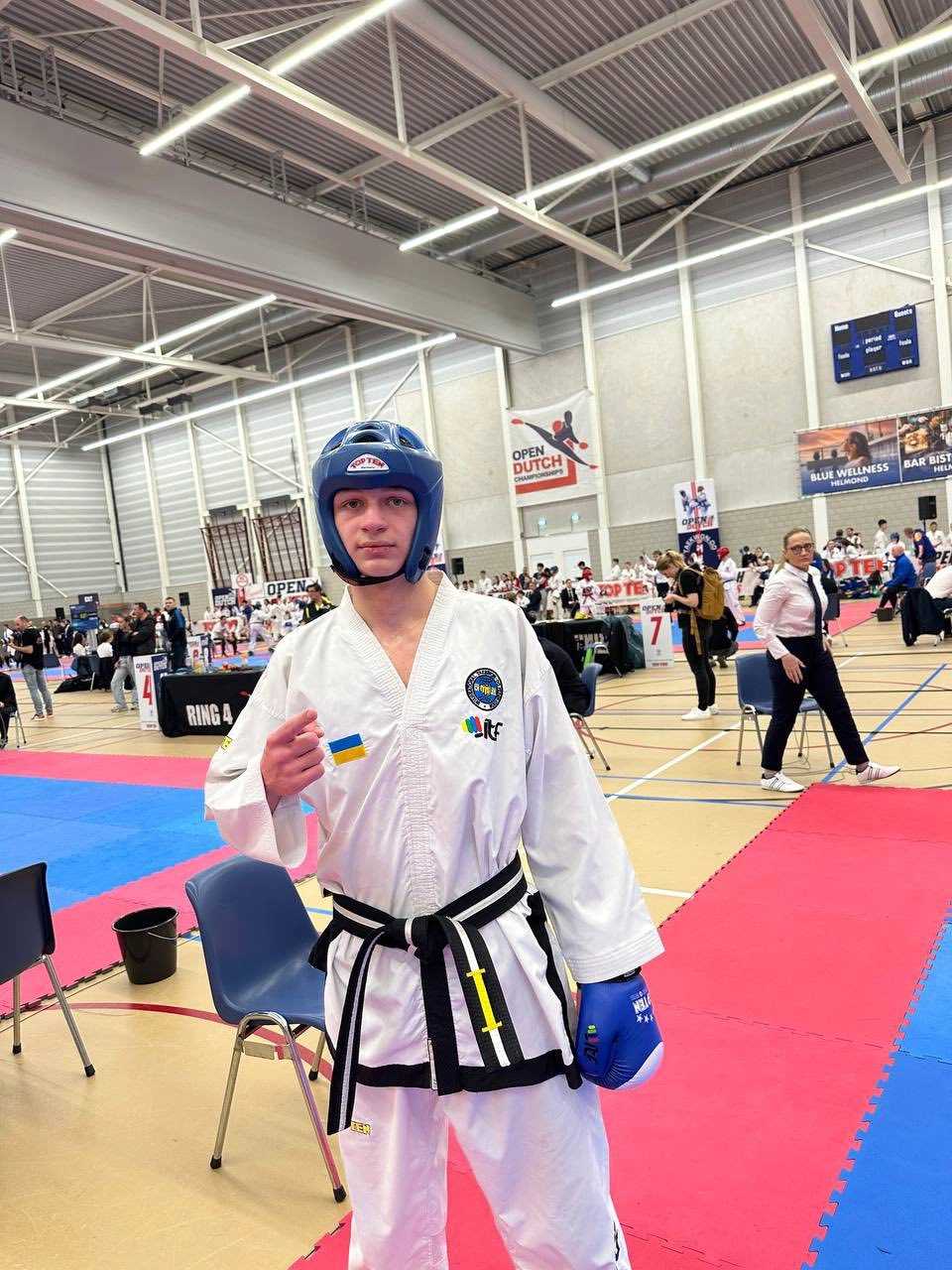 Український спортсмен у формі з прапором України на Open Dutch Championship 2026 в Хелмонді