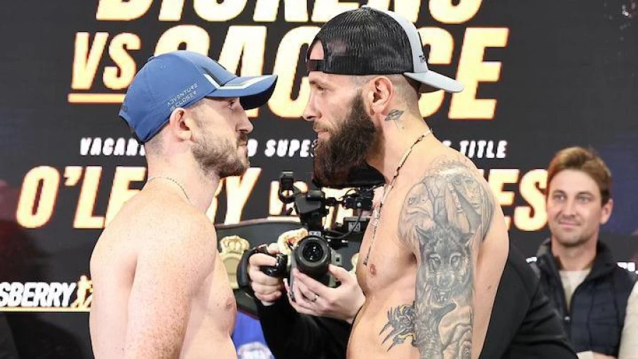 Друга напівлегка WBA: чи зупинить Какаче чемпіона Дікенса?