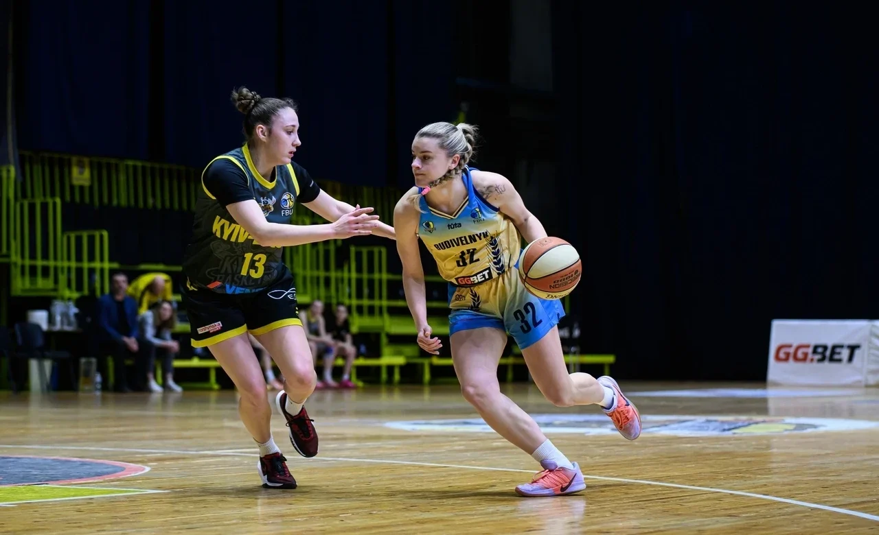 93-61 і «суха» третя чверть: Будівельник веде у серії Жіночої Суперліги?