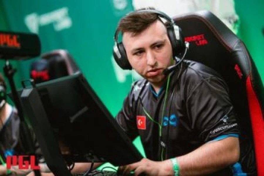 XANTARES у CS2: кісти, бандаж і виклик Natus Vincere