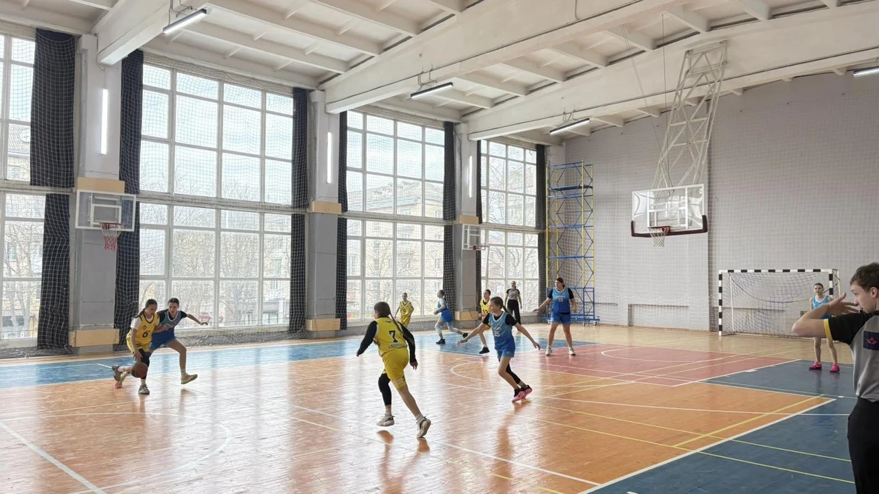 ВЮБЛ 2013 в Івано-Франківську: СДЮСШОР-5 5-1 – хто далі?
