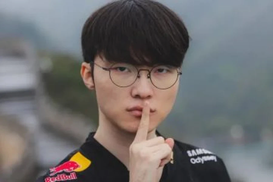 FANABLE має намір подати позови проти хейтерів Faker і Gumayusi