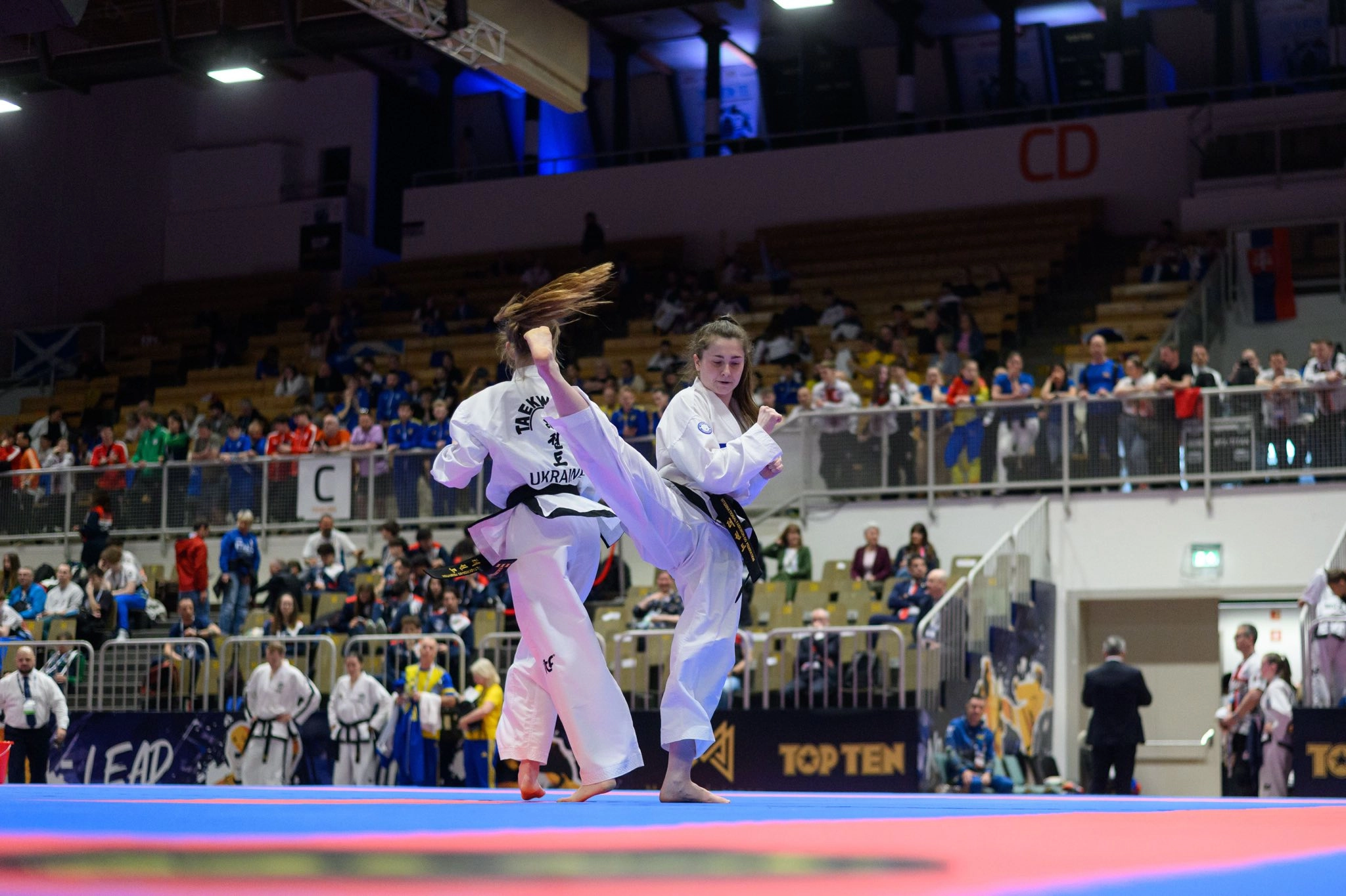 Українські спортсменки на Чемпіонаті Європи з Таеквон-До 2026 у Маріборі демонструють техніку спарингу