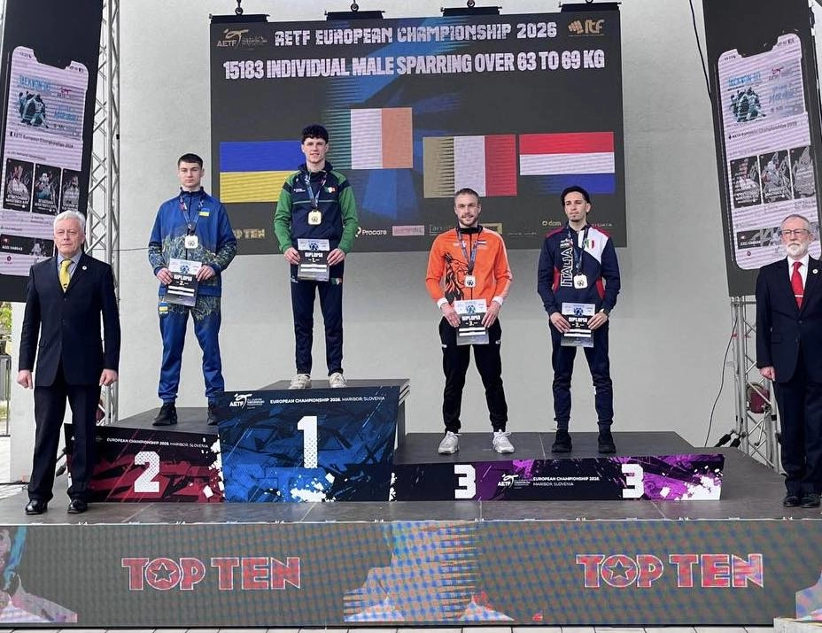 Переможці Чемпіонату Європи 2026 з Таеквон-До в категорії 63-69 кг на п'єдесталі в Маріборі