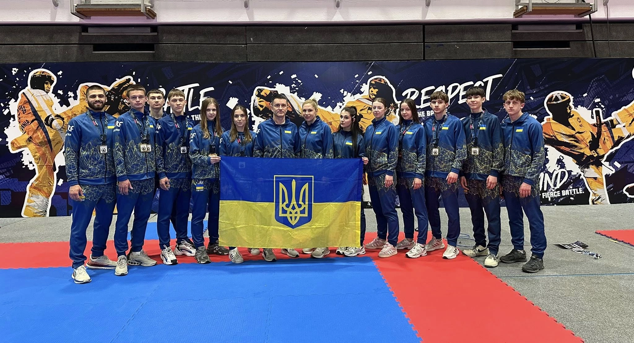 Збірна України з Таеквон-До на Чемпіонаті Європи 2026 у Маріборі з національним прапором