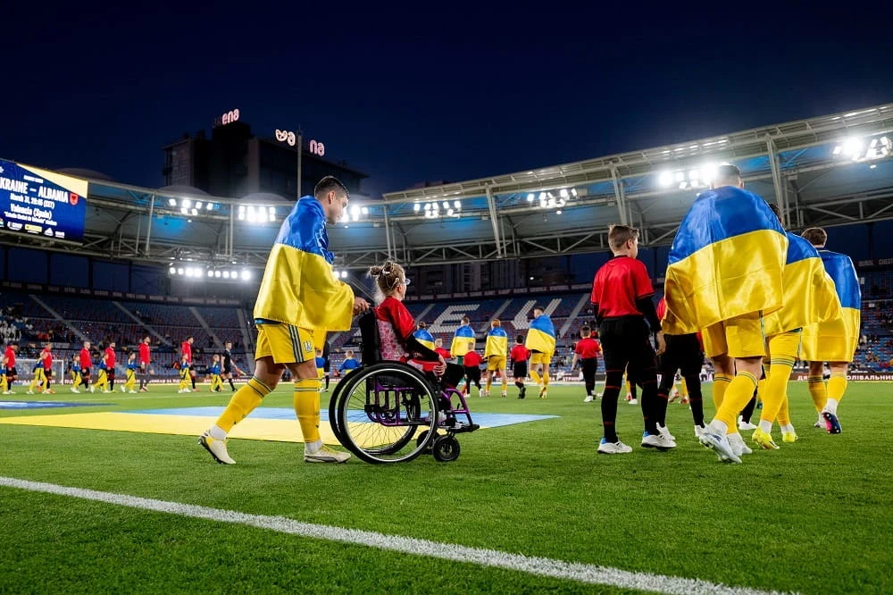 Хто вивів Маліновського перед Україна — Албанія? Історичний момент