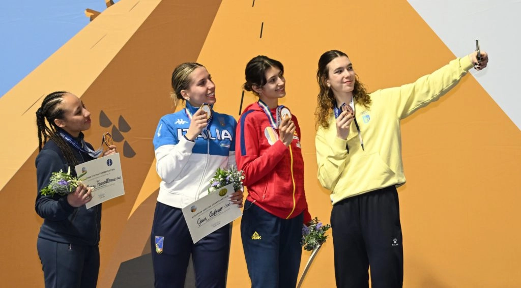 Емілі Конрад з бронзовою медаллю на чемпіонаті Європи U-23 у Кальярі, Італія, 2023
