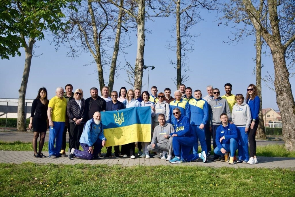 Надім Хан у Мукачеві з учасниками чемпіонату України з ультрадовгого бігу по шосе