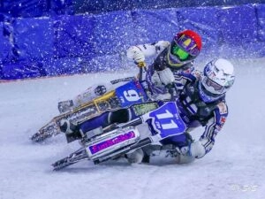Фінал Чемпіонату світу FIM Льодовий спідвей Націй 2023: гонщики Швеції та Фінляндії на треку Thialf