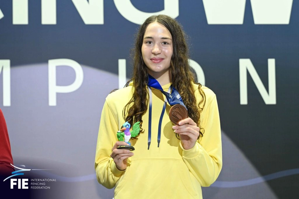 Аліна Дмитрук з бронзовою медаллю на чемпіонаті світу з фехтування серед кадетів у Ріо-де-Жанейро