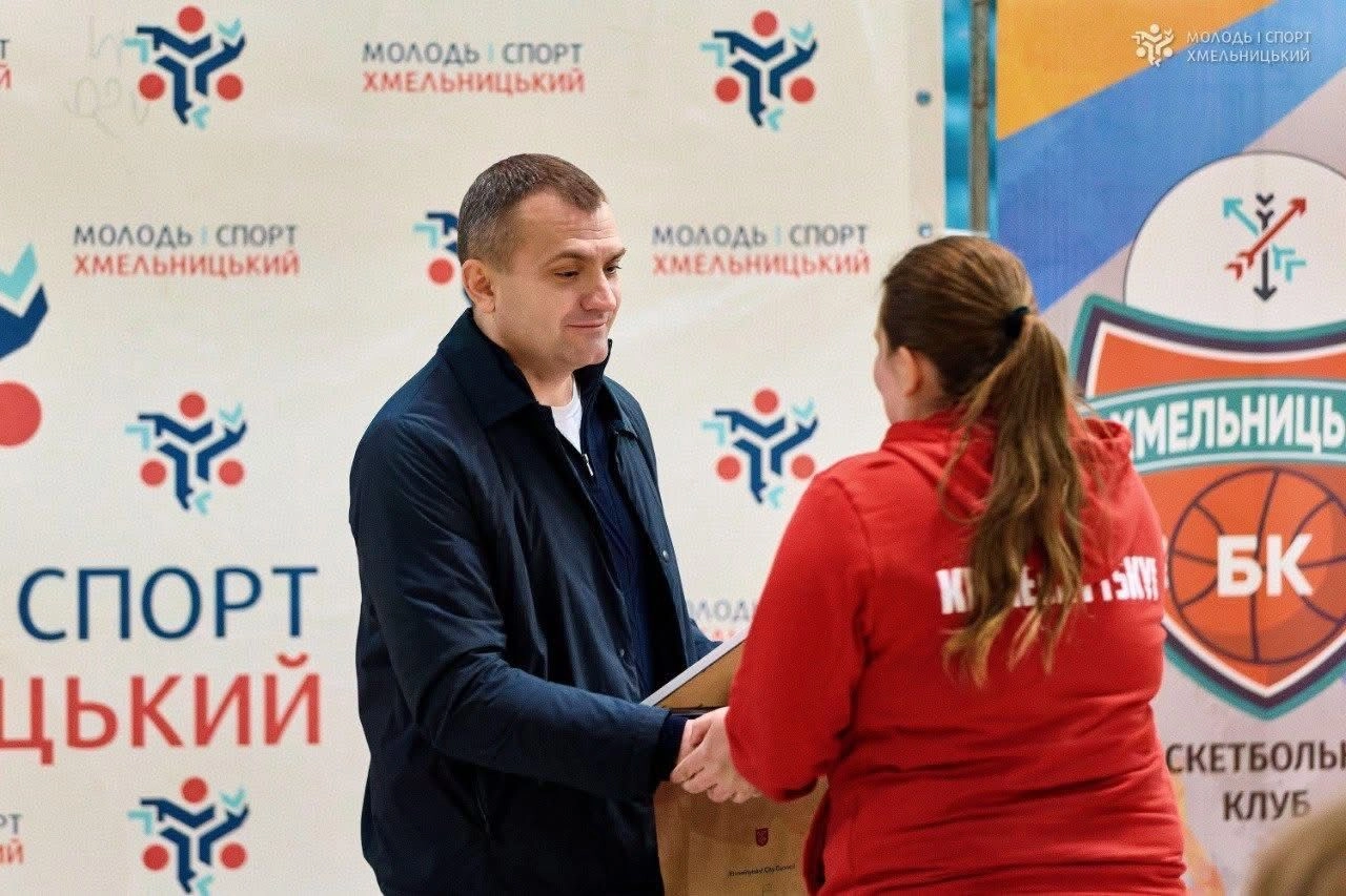 Мер Хмельницького Олександр Симчишин вітає БК Хмельницький з перемогою у Вищій лізі 2025/26