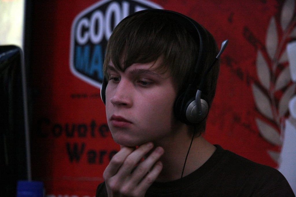 Єгор “markeloff” Маркелов з NAVI під час гри в Counter-Strike 1.6 на турнірі