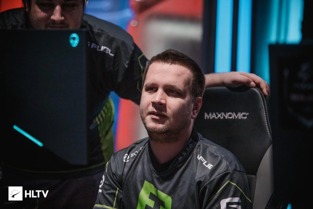Єгор “markeloff” Маркелов на турнірі з Counter-Strike, граючи за команду NAVI