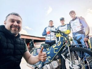 Роман Капустін та Андрій Розалюк після успішного виступу на Кубку МАСЕС зі спідвею в Гнєзно 2026