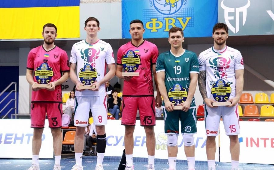 Гравці Епіцентр-Подоляни з нагородами після перемоги у фіналі проти Епіцентр-Подоляни-Збірна U-20
