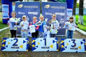Переможниці U9 дівчата на Чемпіонаті України з п’ятиборства у Києві, команда Київ-1 на подіумі