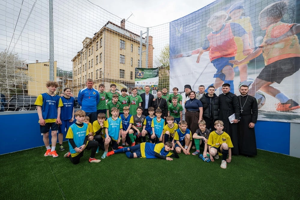 Урочисте відкриття футбольного майданчика «ФІФА Арена» у Львові, школа № 77, 15 квітня 2026