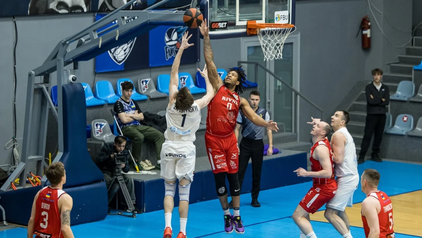 Рівне з бронзою Суперліги GGBET: 82-74 у Харківських Соколів – як це було?