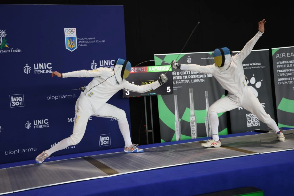 Фехтувальники на чемпіонаті України-2026 у Києві: поєдинок між командами Харкова та Києва