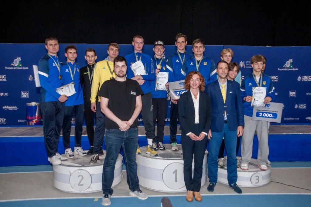 Чемпіони України-2026 з чоловічої шпаги, команда Харкова на п'єдесталі пошани в Києві