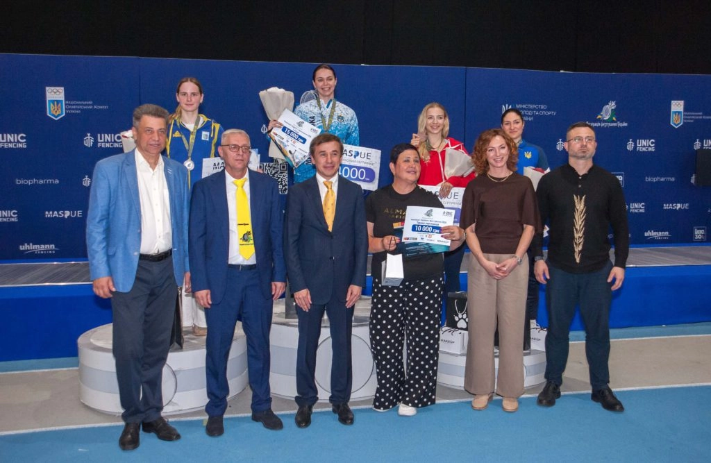 Переможці чемпіонату України-2026 з фехтування на п'єдесталі в Олімпійському коледжі ім. І. Піддубного